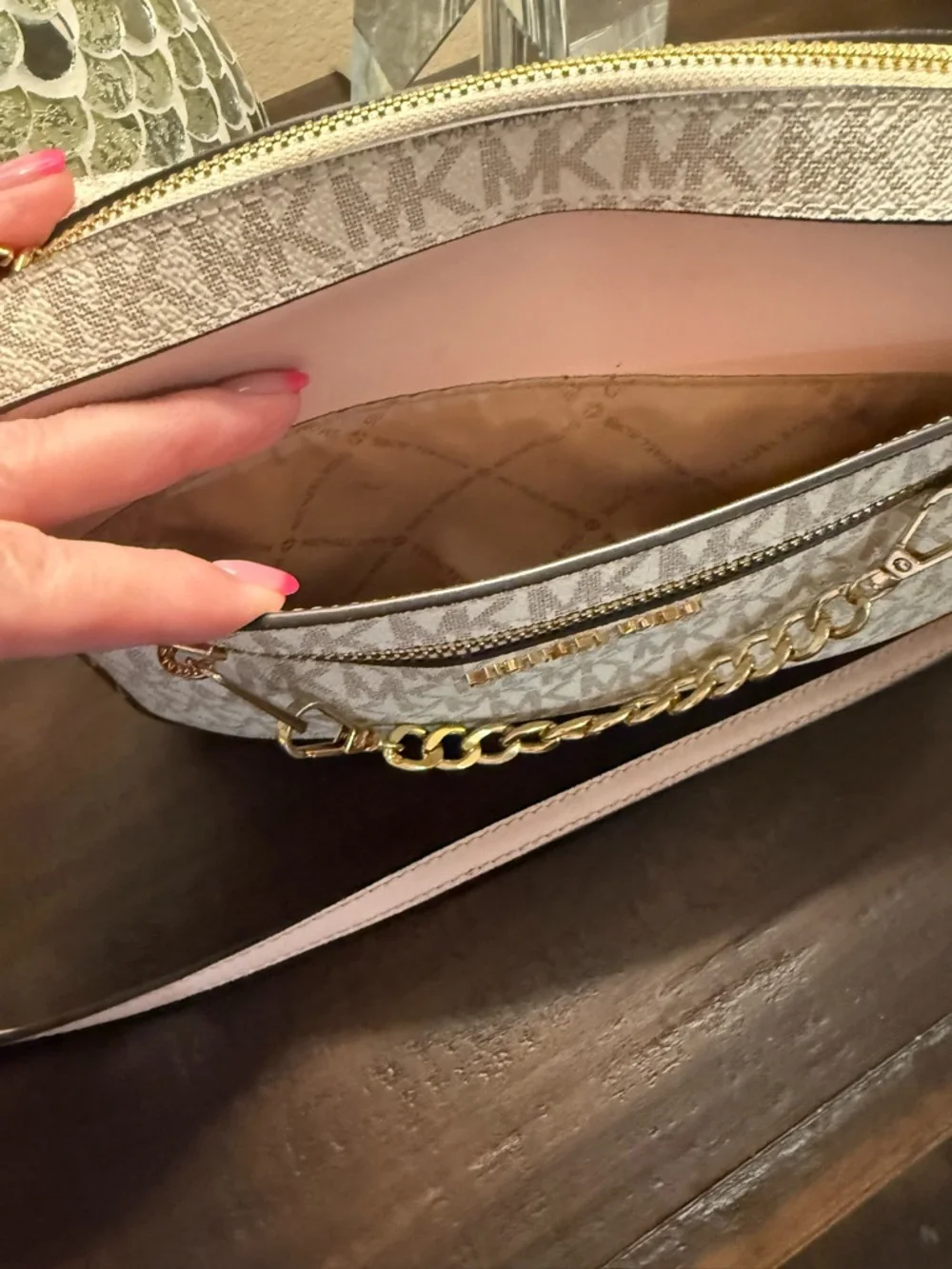 Michael Kors Pink and Cream Jet Set Crossbody w Cardholder Wallet - Picture 11 of 13